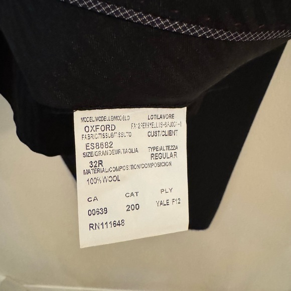 Perry Ellis Modern Slim Fit lightweight wool suit. Jacket 40R, Pants 32 waist - Picture 4 of 6